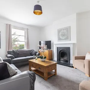 Fabulous, Vibrant, Town House, Bath Road , Cheltenham United Kingdom